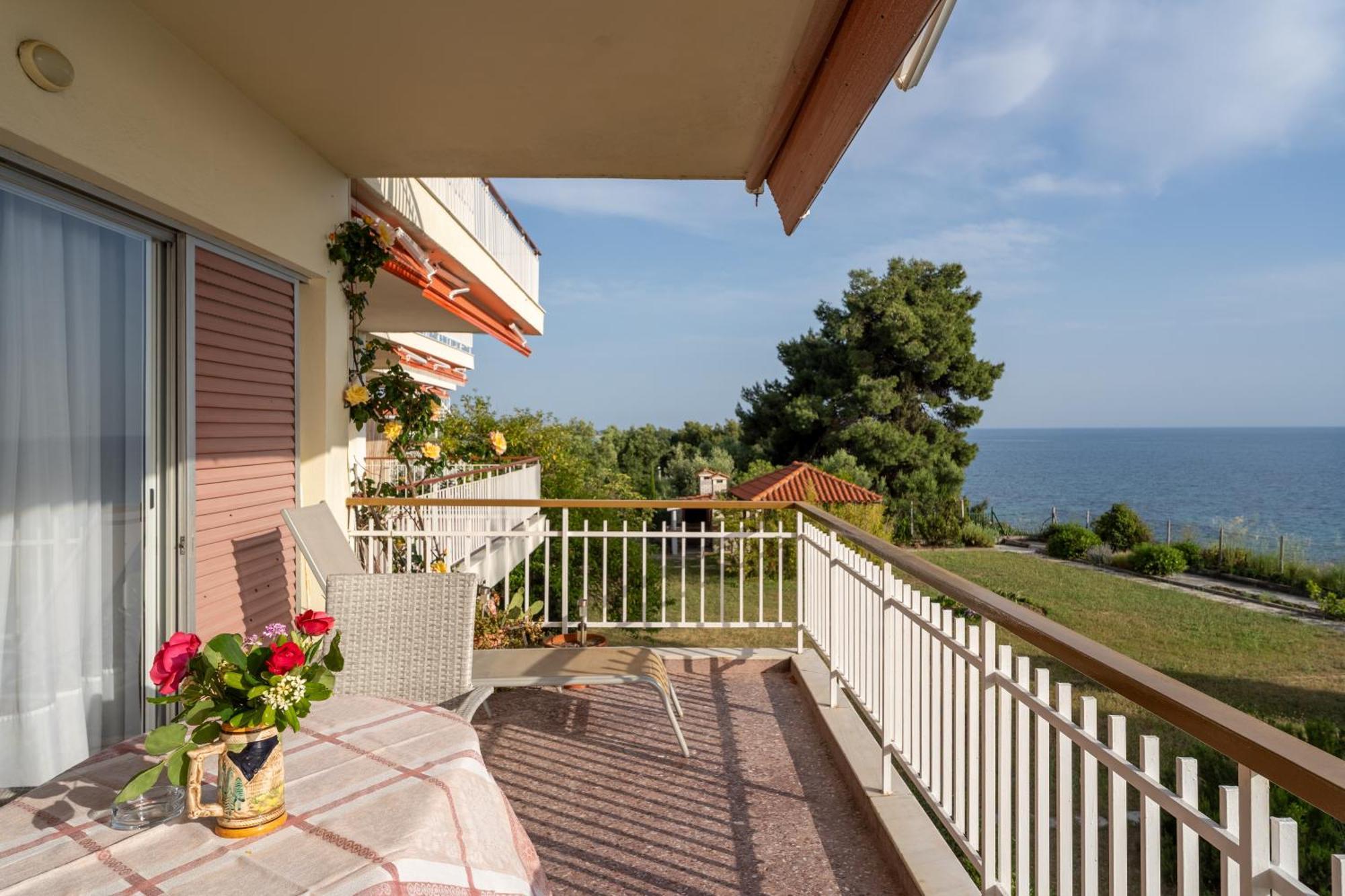 Sunshine House Offering Spectacular Views To Olymp A Apartment Неа Ираклия Екстериор снимка